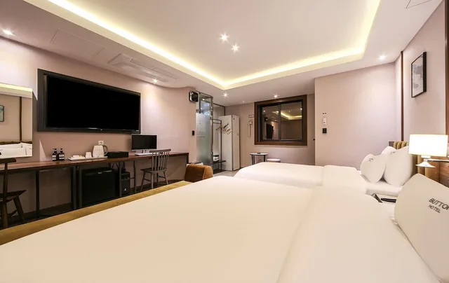 Vip, Twin Beds, 1 Double and 1 Single Bed، Special W Motel 7/10