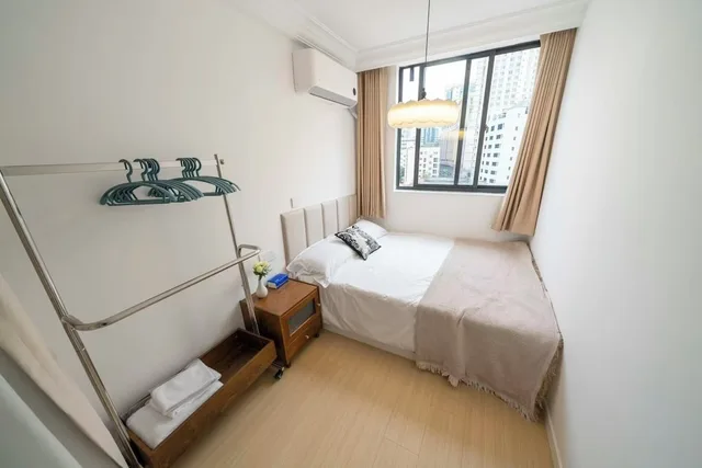 Go, Basic, Apartment, 2 Double Beds, Electronic Cigarette Only، Book and Bed-People's Square 4/10