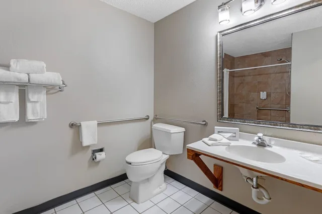 غرفة بسرير كوين لذوي الإعاقة، Econo Lodge Longmont East 5/5