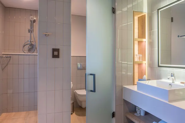 غرفة أساسية بسريرين منفصلين بإطلالة على البحر، Hilton Garden Inn Umhlanga Arch 6/6