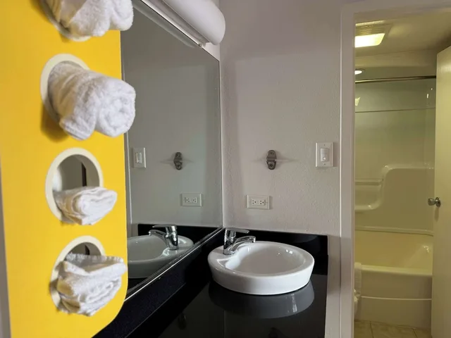 Standard, 2 Queen Beds, Motel6 Joliet, IL - I-80 10/10