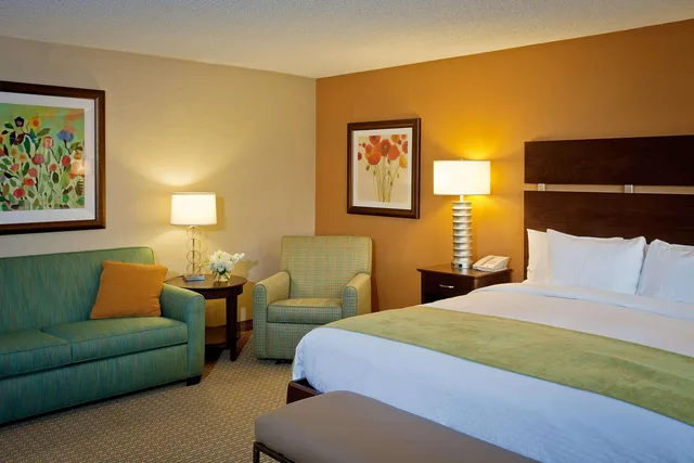جناح جونيور بسرير كينج بشرفة مع أريكة، Doubletree By Hilton Santa Fe 1/2