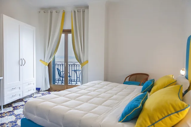 غرفة كومفورت بسرير كوين بإطلالة على البحر مع أريكة، Hotel Cetus 2/4