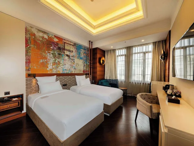 Deluxe, Twin Beds, Sofa, Mercure Istanbul Sirkeci 3/10