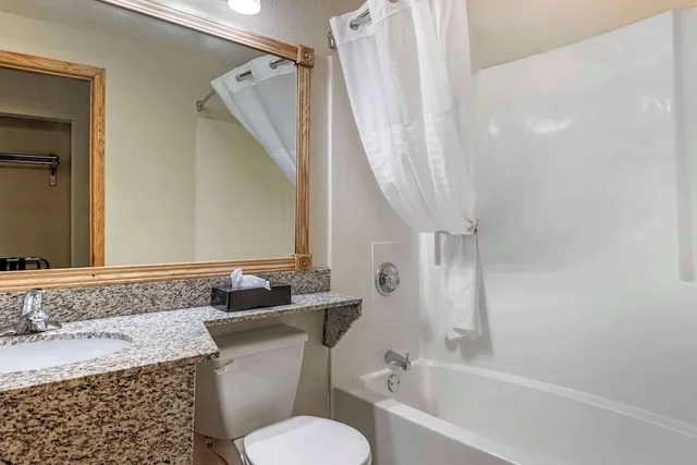 غرفة قياسية بسرير كينج، Quality Inn Ashland Lake Superior 5/5