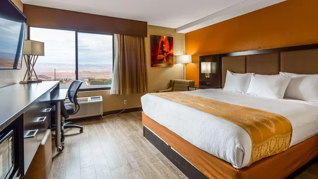 Room, King Bed, Accessible, Best Western View Of Lake Powell Hotel 2/10