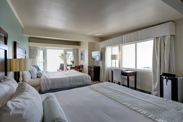 Junior Suite, 2 King Beds, Ocean Front، Capri Laguna Inn On the Beach 1/6