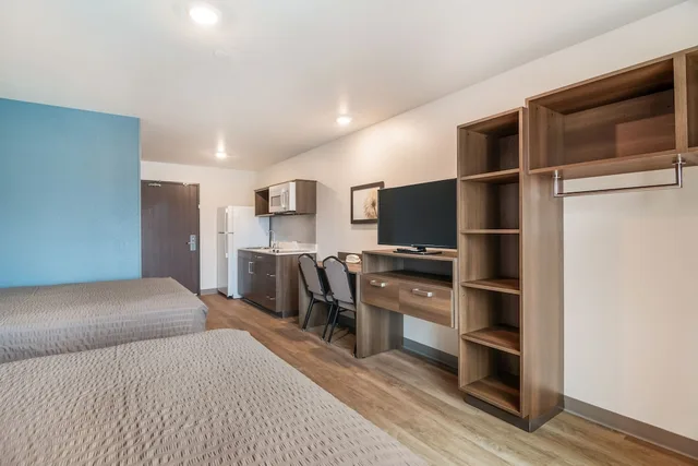 Suite, 2 Queen Beds, WoodSpring Suites Broomfield - Westminster 7/10