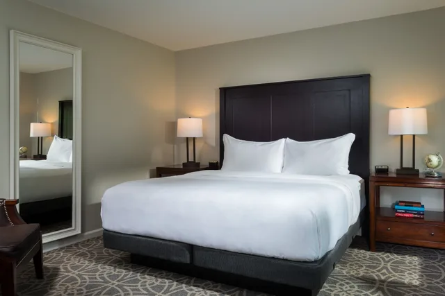 3 Bedrooms, Town House, 1 Queen and 2 King Beds, Sofa، Inns At The Equinox 2/6