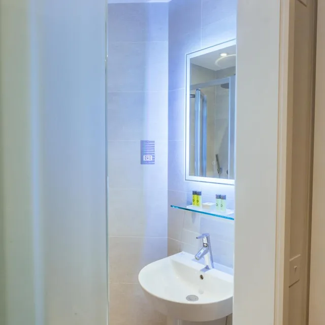غرفة ثلاثية بسرير فردي، Oliver Plaza Hotel 7/7