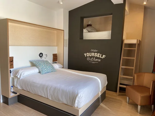 Plus, Double Bed, Terrace، Toc Hostel Sevilla 2/6