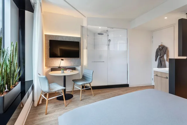 لوفت بسرير كوين، INNSiDE by Melia Amsterdam 5/6