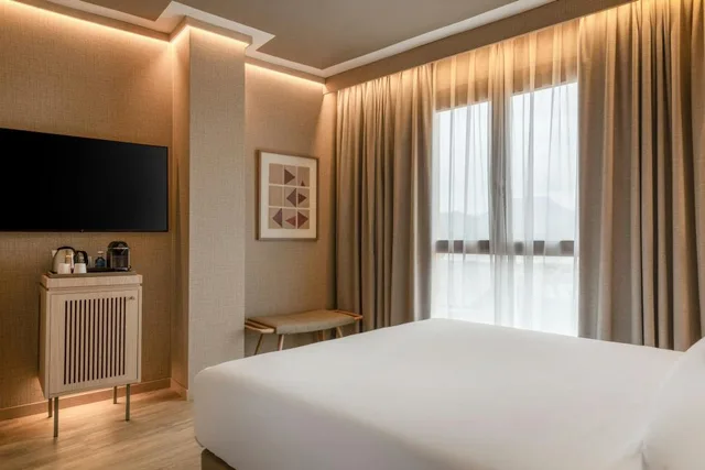جناح جونيور بسرير كينج بإطلالة على المدينة مع أريكة، AC Hotel Cartagena 2/5