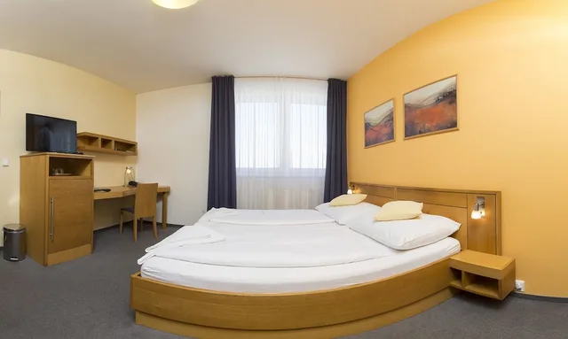 غرفة بزنس بسريرين منفصلين بغرفة نوم واحدة، BEST WESTERN Hotel Trend 4/10