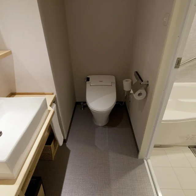 غرفة بسريرين منفصلين بحمام خاص، Cocochee Hotel Numazu 4/4