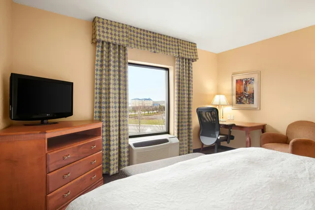 غرفة بسرير كينج، Hampton Inn Geneva 2/5