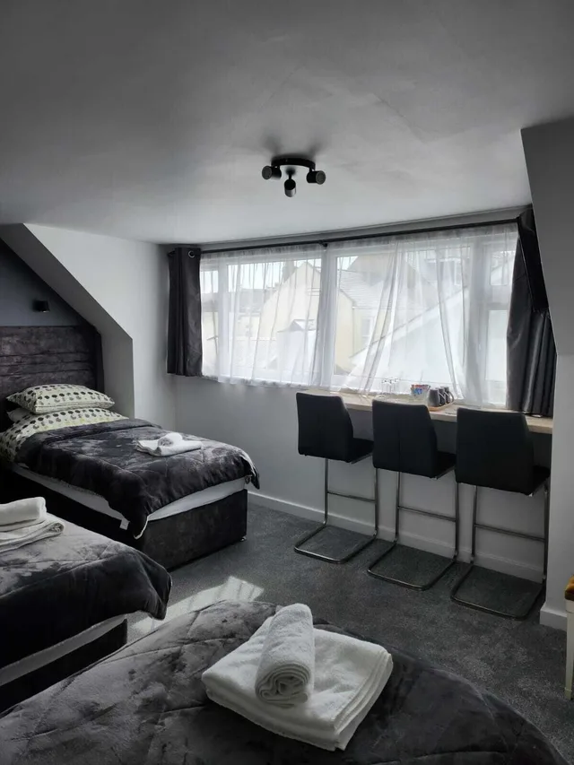 غرفة عائلية ثلاثية بثلاثة أسرّة، St George's Guesthouse 6/10