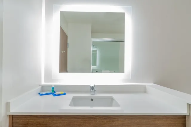 جناح بسريرين كوين، Holiday Inn Express & Suites Lake Havasu - London Bridge 4/5