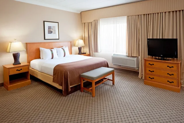 غرفة قياسية بسرير كوين، Holiday Inn Philadelphia South-Swedesboro 2/3
