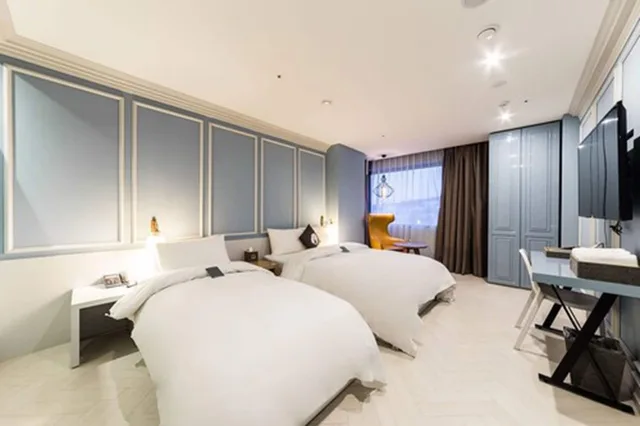 غرفة عائلية بسريرين منفصلين وسرير مزدوج وسرير فردي، Hotel The Designers Seoul Station 2/6