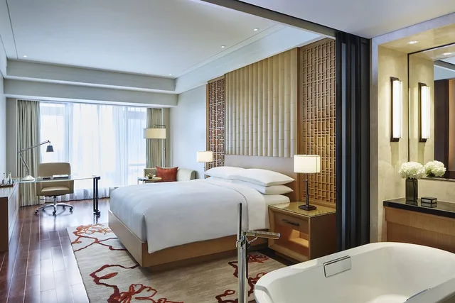 غرفة ديلوكس بإطلالة على البحر مفردة بسرير كينج للمدخنين، Zhuhai Marriott Hotel 9/10