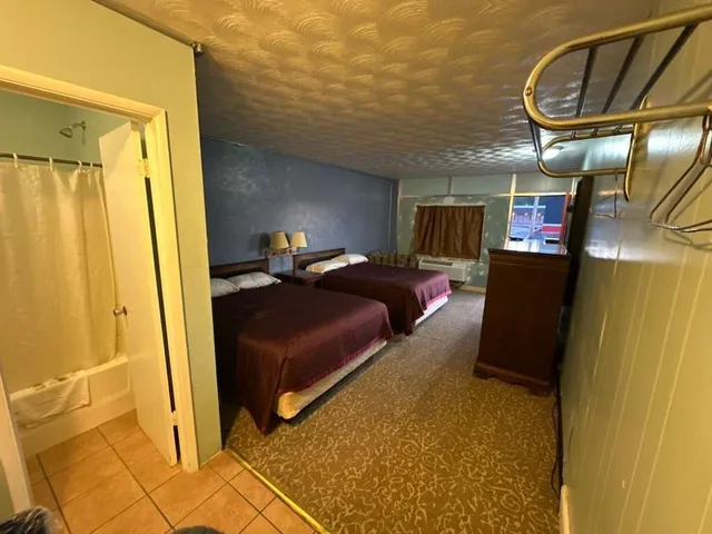 غرفة بسريرين مزدوجين للمدخنين، Gray Plaza Motel Benton Rend Lake I-57 3/10
