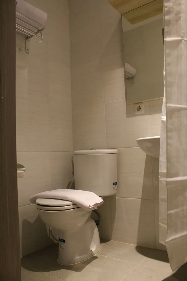 غرفة سوبيريور بسرير مزدوج، Central Front One Inn Jakarta Airport 3/3