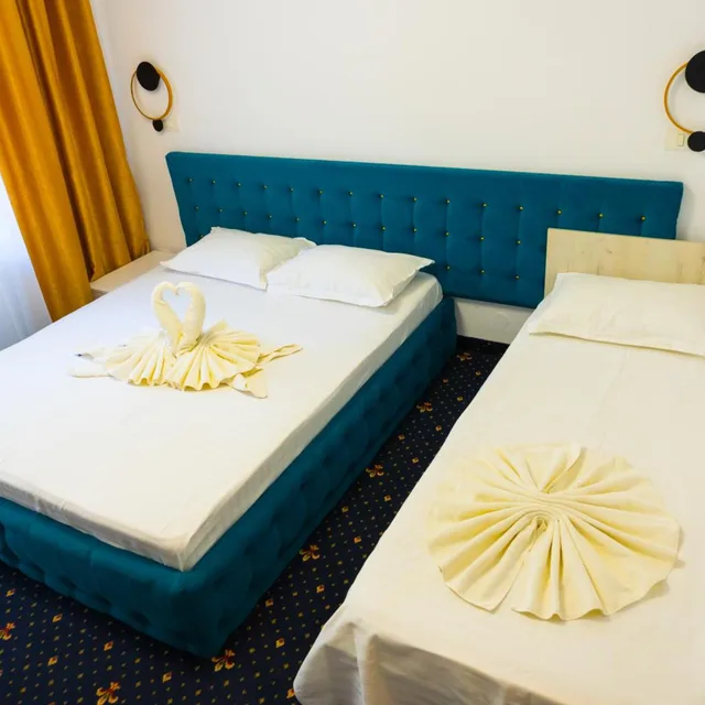 غرفة ثلاثية بشرفة، Hotel Siret 7/10