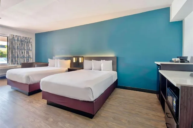غرفة بسريرين كوين، Studio6 Suites Lawndale, CA – South Bay 2/2