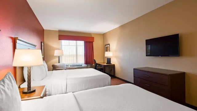 جناح بسرير كوين مع أريكة، Best Western Plus Hudson Hotel & Suites 1/7