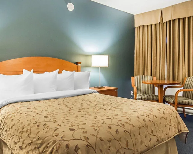 غرفة قياسية بسرير كوين، Quality Inn Rouyn-Noranda 10/10