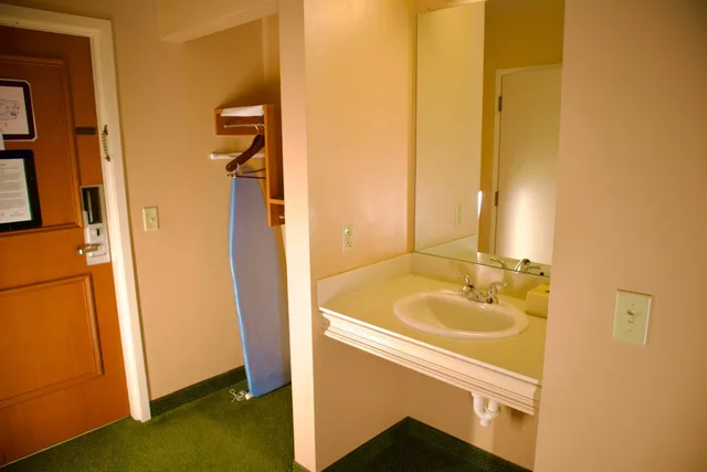 غرفة بسرير كينج بحوض جاكوزي، Hotel Mead 10/10