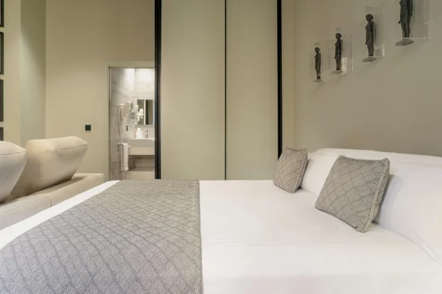 جناح بريميوم بشرفة، The Valentia Cabillers Hotel 3/5