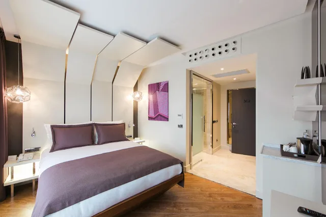 غرفة تنفيذية بسرير كوين بشرفة، Maroon Hotel Pera 1/1