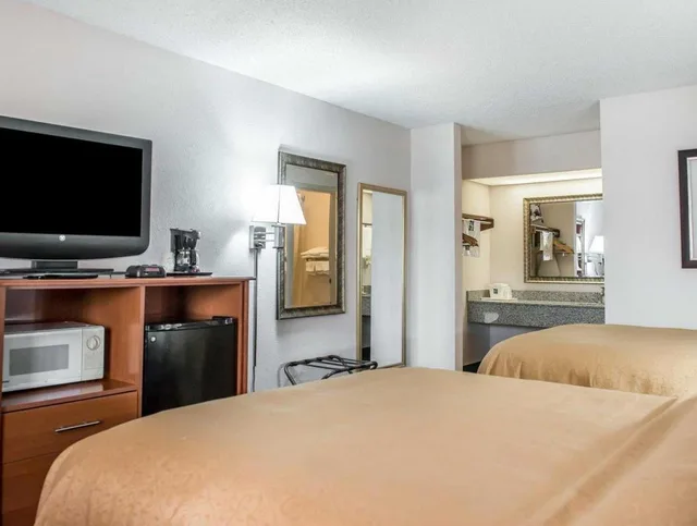 غرفة قياسية بسريرين مزدوجين للمدخنين، Quality Inn Marianna 3/4