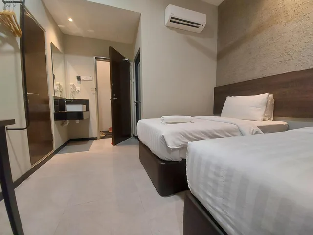 Room, Twin Beds, Miico Hotel Mount Austin 6/10