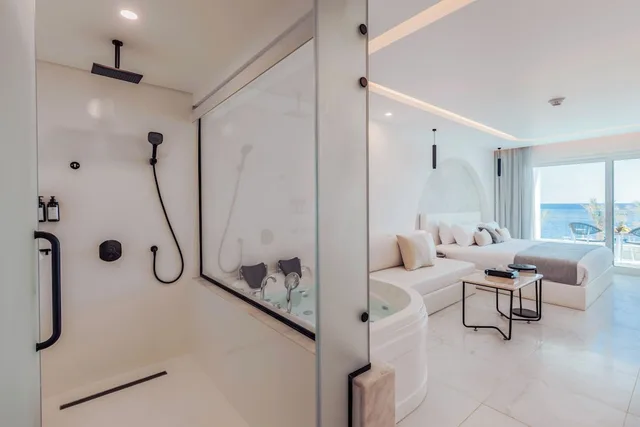 غرفة ديلوكس بسرير كينج بجاكوزي، White Hills Resort 2/2