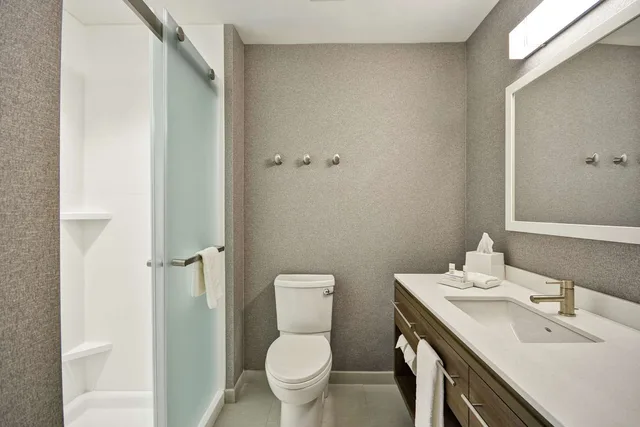 جناح استوديو بسريرين كوين لذوي الإعاقة، Home2 Suites By Hilton Queensbury Glens Falls 1/3