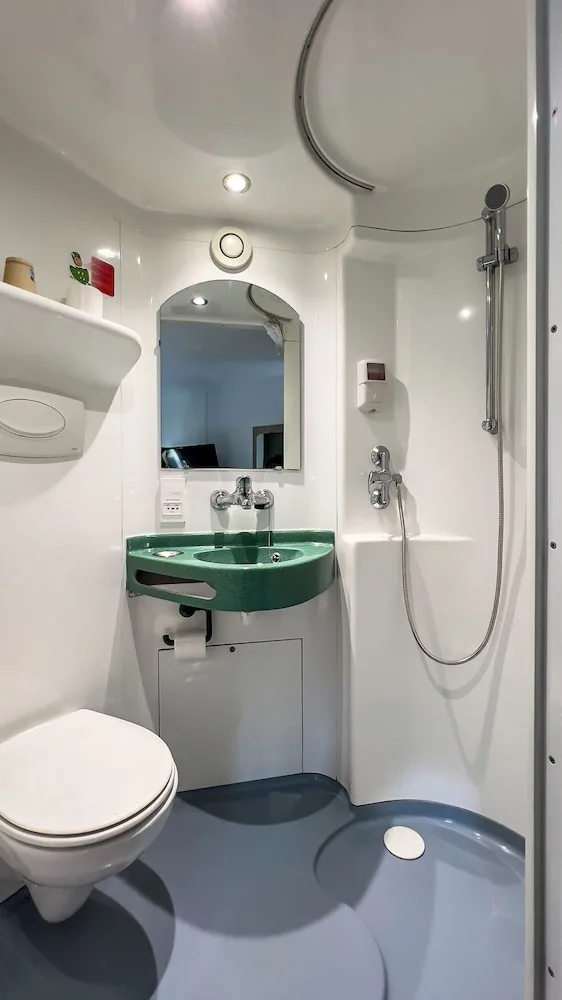 غرفة بسريرين منفصلين، Fasthotel Le Mans 7/7