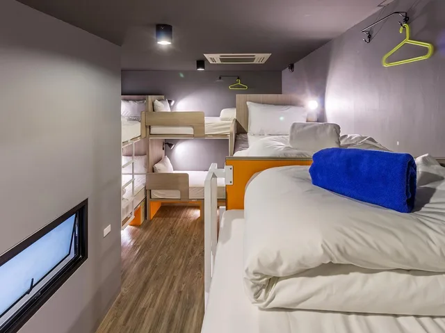 سكن مشترك بثمانية أسرّة وأسرّة بطابقين للنساء، Isanook Hostel 1/2