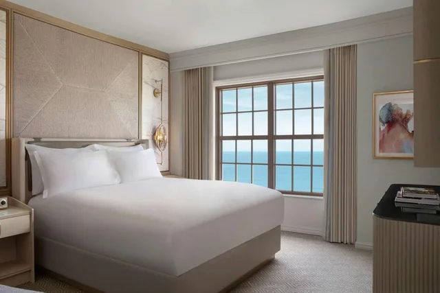 1 Bedroom, Club, Suite, King Bed, Ocean Front, Sofa, Balcony, Club Lounge Access، Ritz Carlton Naples 1/2