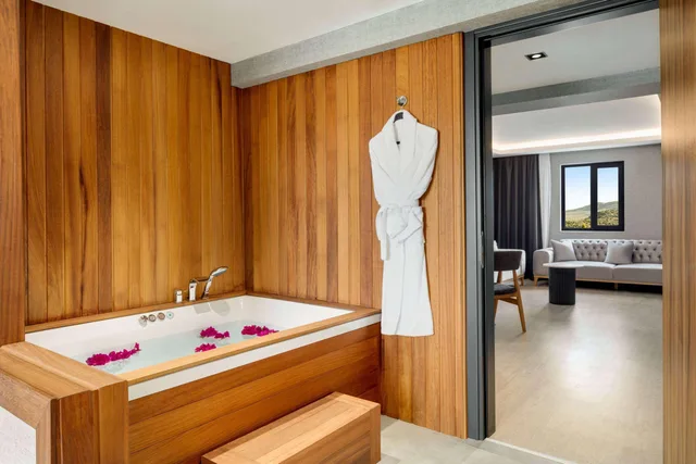 جناح بسرير كينج، Ramada by Wyndham Dalaman 3/4