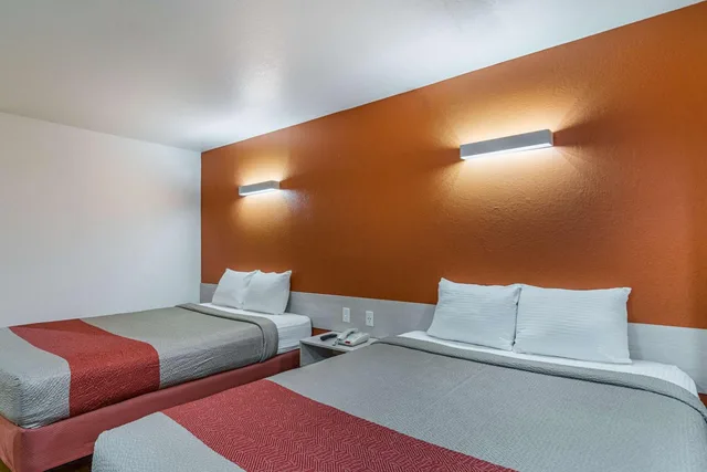 غرفة بسريرين كوين للمدخنين، Motel6 McAlester, OK 6/10
