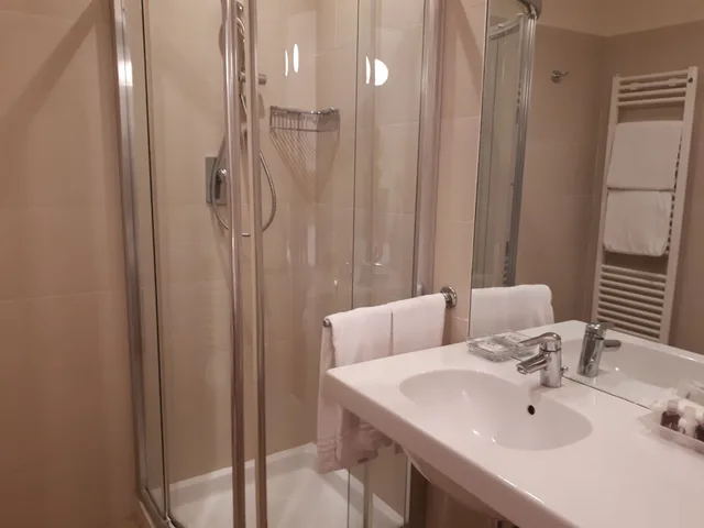 غرفة سوبيريور بسريرين منفصلين، ACCADEMIA RIMINI 3/7