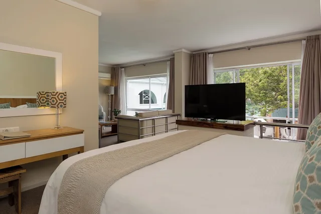 جناح بسرير كينج بإطلالة على الجبل، The Bay Hotel 2/4