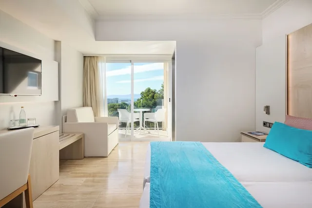 غرفة مفردة بسريرين منفصلين بإطلالة جزئية على البحر، Grupotel Orient 2/5