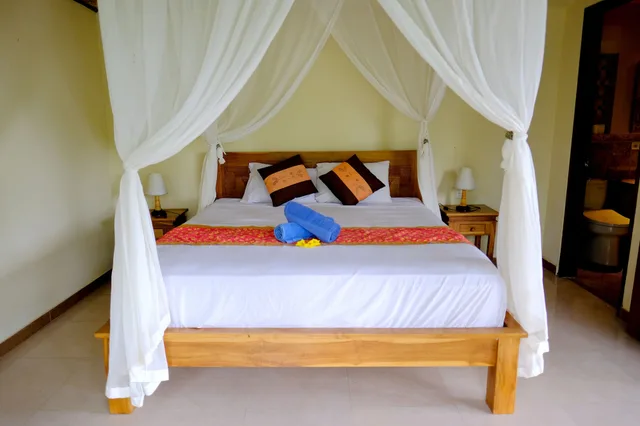 غرفة ديلوكس بسرير كينج بمسبح خاص، Dukuh Village Homestay & Villas 1/6