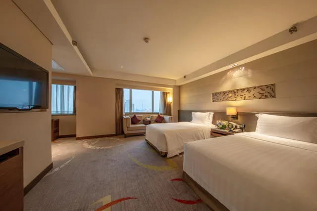 غرفة بريميوم بسرير فردي بإطلالة على المدينة، Crowne Plaza City Centre 1/9