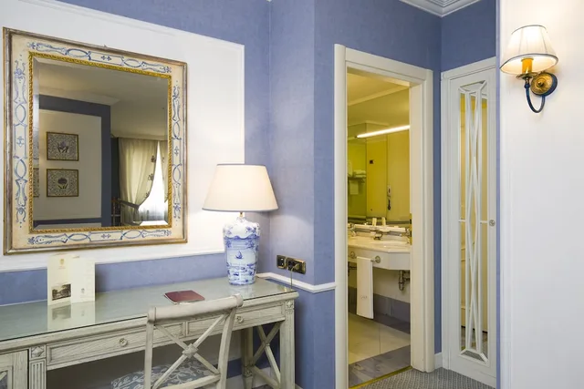 جناح جونيور بسرير مزدوج بجاكوزي، Palazzo Alabardieri 3/5