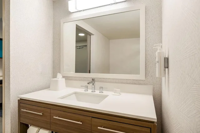 غرفة بسرير كينج، Home2 Suites by Hilton Madison East, WI 10/10